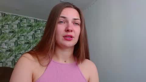 Snapshot of oliviashiny chatting on June 18, 4:24 am Olivia online show from June 18, 4:24 am