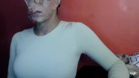 Snapshot of oliviazalabaria chatting on February 16, 12:29 am oliviazalabaria online show from February 16, 12:29 am