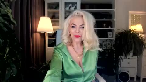 Snapshot of ollalla7 chatting on July 29, 3:43 pm ollalla7 online show from July 29, 3:43 pm