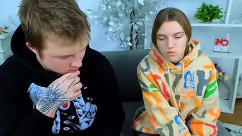 Olli and Stiw online show from December 15, 8:29 am