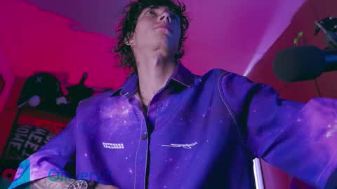 Snapshot of olliver___y chatting on November 8, 3:39 am online show from November 8, 3:39 am