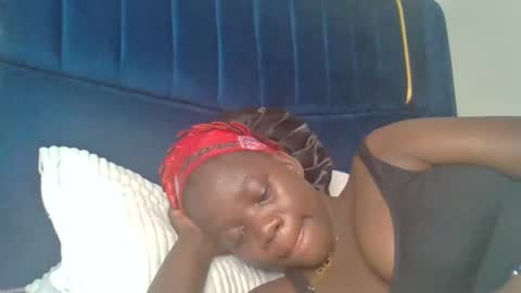 ollleina online show from April 29, 1:53 am