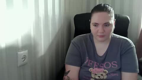 OlyaAndNetty online show from October 27, 7:23 am