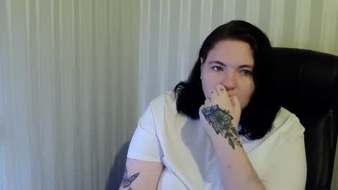 OlyaAndNetty online show from November 13, 5:56 pm