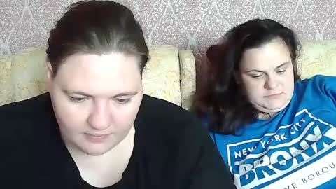 OlyaAndNetty online show from June 18, 9:14 am
