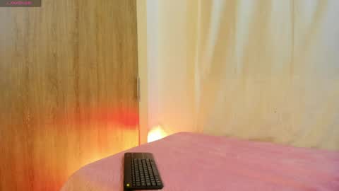 Violette online show from June 2, 5:53 am