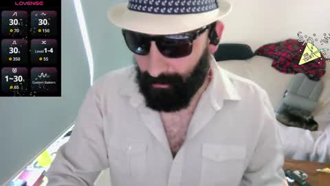 Snapshot of ona_nisme chatting on June 20, 4:48 am ona nisme online show from June 20, 4:48 am