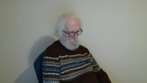 Somewhere over the rainbow online show from February 1, 4:11 pm