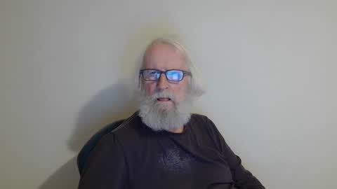 Somewhere over the rainbow online show from March 10, 8:56 pm