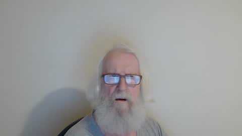 Somewhere over the rainbow online show from November 19, 9:15 pm