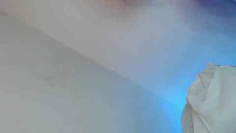 Snapshot of one_sweet_day18 chatting on January 22, 4:44 am jessy online show from January 22, 4:44 am