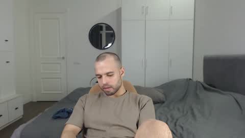 onebestlover online show from February 18, 7:41 pm