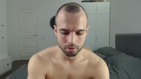 onebestlover online show from February 23, 10:39 am