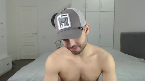 onebestlover online show from March 5, 12:22 pm