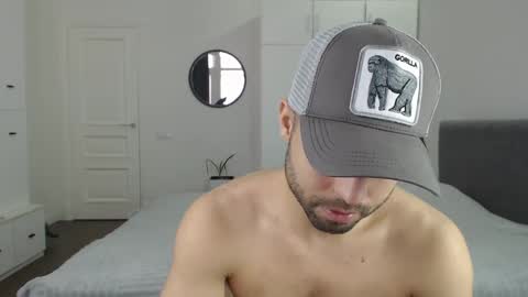 onebestlover online show from March 6, 12:19 pm