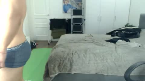 onebestlover online show from April 19, 6:10 pm