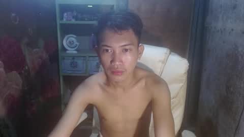 Snapshot of onebigloadxxx chatting on January 1, 4:29 am Wyn Will serve you and be your slave online show from January 1, 4:29 am