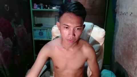 Snapshot of onebigloadxxx chatting on January 10, 10:06 am Wyn Will serve you and be your slave online show from January 10, 10:06 am