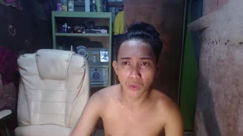 Snapshot of onebigloadxxx chatting on January 26, 12:22 pm Wyn Will serve you and be your slave online show from January 26, 12:22 pm