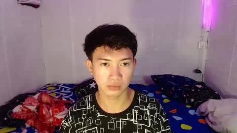 Snapshot of onebigloadxxx chatting on October 3, 4:20 am Wyn Will serve you and be your slave online show from October 3, 4:20 am