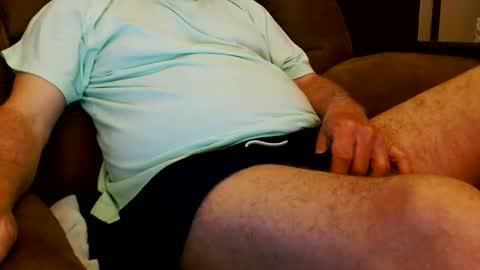 Snapshot of onehanglow chatting on May 9, 1:11 am Butch online show from May 9, 1:11 am