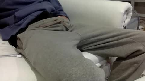 onehitwonder21 online show from April 20, 2:47 am