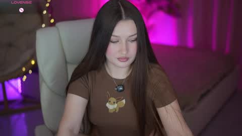 L A Y A online show from April 22, 7:04 pm