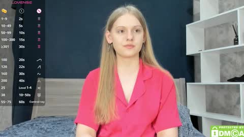 Snapshot of onelovelyalice chatting on March 10, 2:26 pm onelovelyalice online show from March 10, 2:26 pm