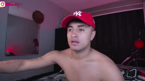 Snapshot of onemore_cum chatting on February 26, 12:05 am YIN MIGUEL online show from February 26, 12:05 am