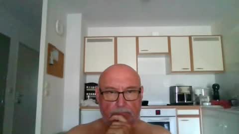 Snapshot of onemoretimebis chatting on July 29, 9:29 am Onemoretimebis online show from July 29, 9:29 am