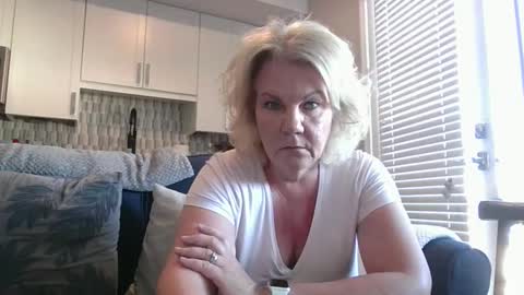 Snapshot of oneoften1000 chatting on February 6, 11:26 pm couple mature milf bigboobs curvy mommydaddy online show from February 6, 11:26 pm