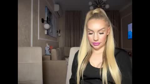 onesweet_baby online show from February 3, 6:07 pm