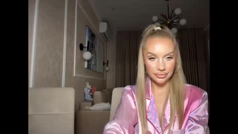 onesweet_baby online show from February 5, 6:04 pm