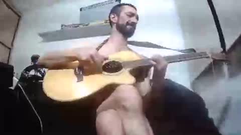 Snapshot of onfirebigman chatting on March 1, 7:08 am Giorgeo Armani online show from March 1, 7:08 am