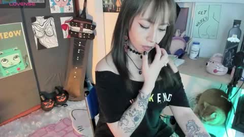 Snapshot of oni_dakotta chatting on October 25, 12:34 pm oni_dakotta online show from October 25, 12:34 pm