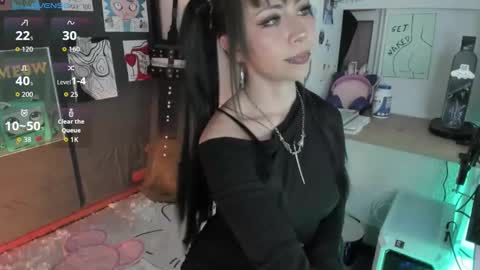 Snapshot of oni_dakotta chatting on October 31, 7:59 pm oni_dakotta online show from October 31, 7:59 pm