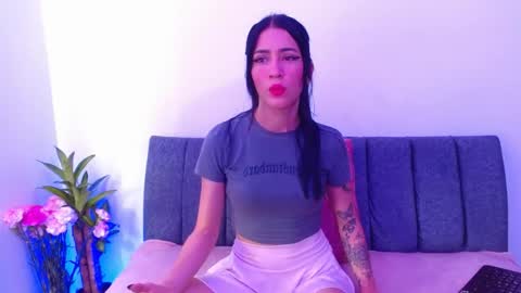 onlily online show from February 17, 7:42 pm