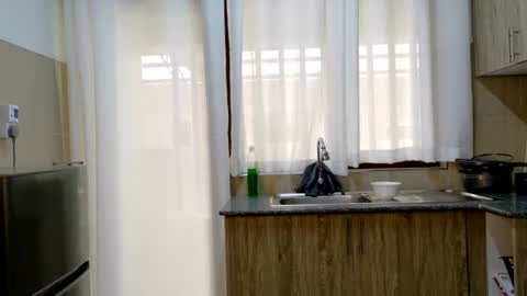 Snapshot of online_bestie chatting on December 6, 8:15 am Bestie online show from December 6, 8:15 am