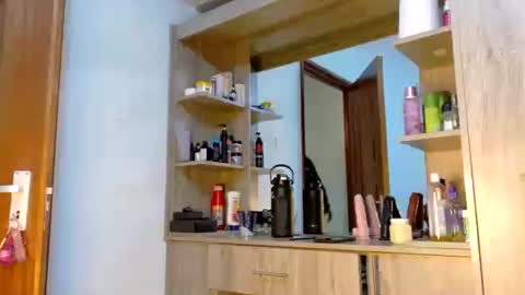 Snapshot of online_bestie chatting on December 16, 7:15 am Bestie online show from December 16, 7:15 am