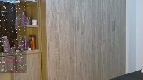 Snapshot of online_bestie chatting on January 19, 2:04 am Bestie online show from January 19, 2:04 am