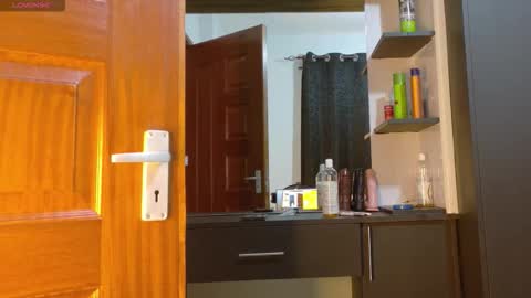 Snapshot of online_bestie chatting on September 21, 8:05 am Bestie online show from September 21, 8:05 am