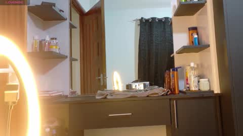 Snapshot of online_bestie chatting on December 14, 7:25 am Bestie online show from December 14, 7:25 am