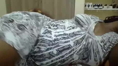 Ella online show from December 2, 10:56 pm