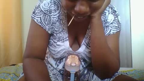 Ella online show from December 7, 7:05 am