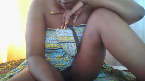 Ella online show from December 7, 11:29 am