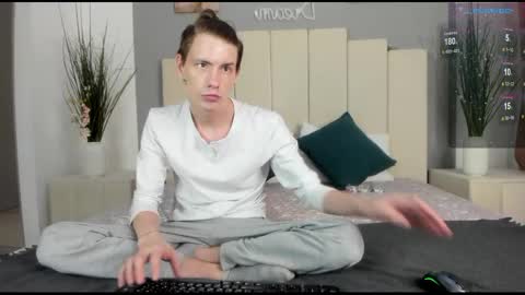 Erick  online show from March 3, 4:25 am