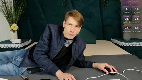 Erick  online show from November 30, 6:06 am