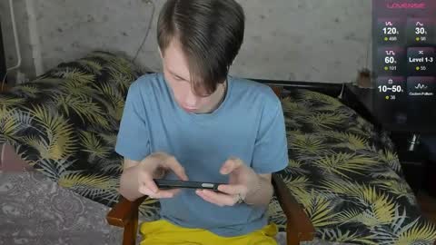 Snapshot of only_eric chatting on May 1, 3:55 am Erick online show from May 1, 3:55 am