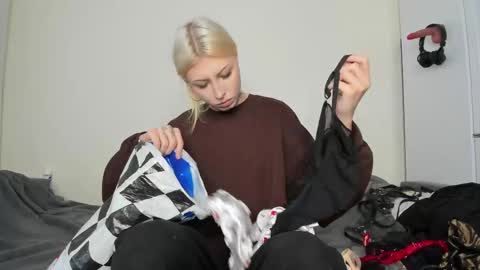 Iva online show from November 15, 10:45 am