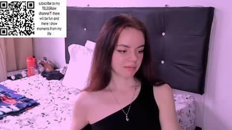 Snapshot of only_sarah1 chatting on December 5, 10:12 pm only_sarah1 online show from December 5, 10:12 pm